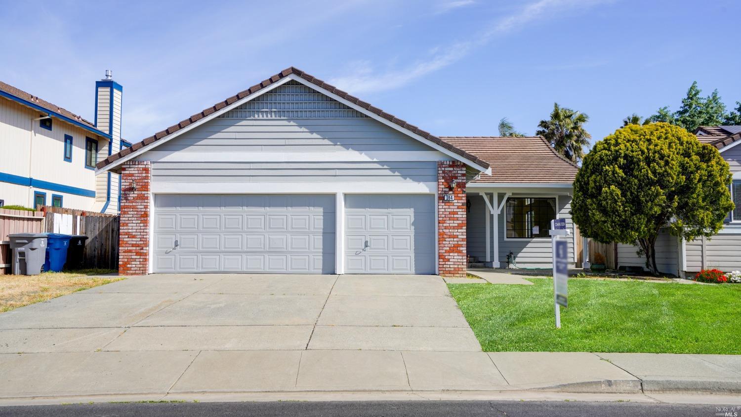 Detail Gallery Image 1 of 1 For 184 Buttercup Cir, Vacaville,  CA 95687 - 3 Beds | 2 Baths