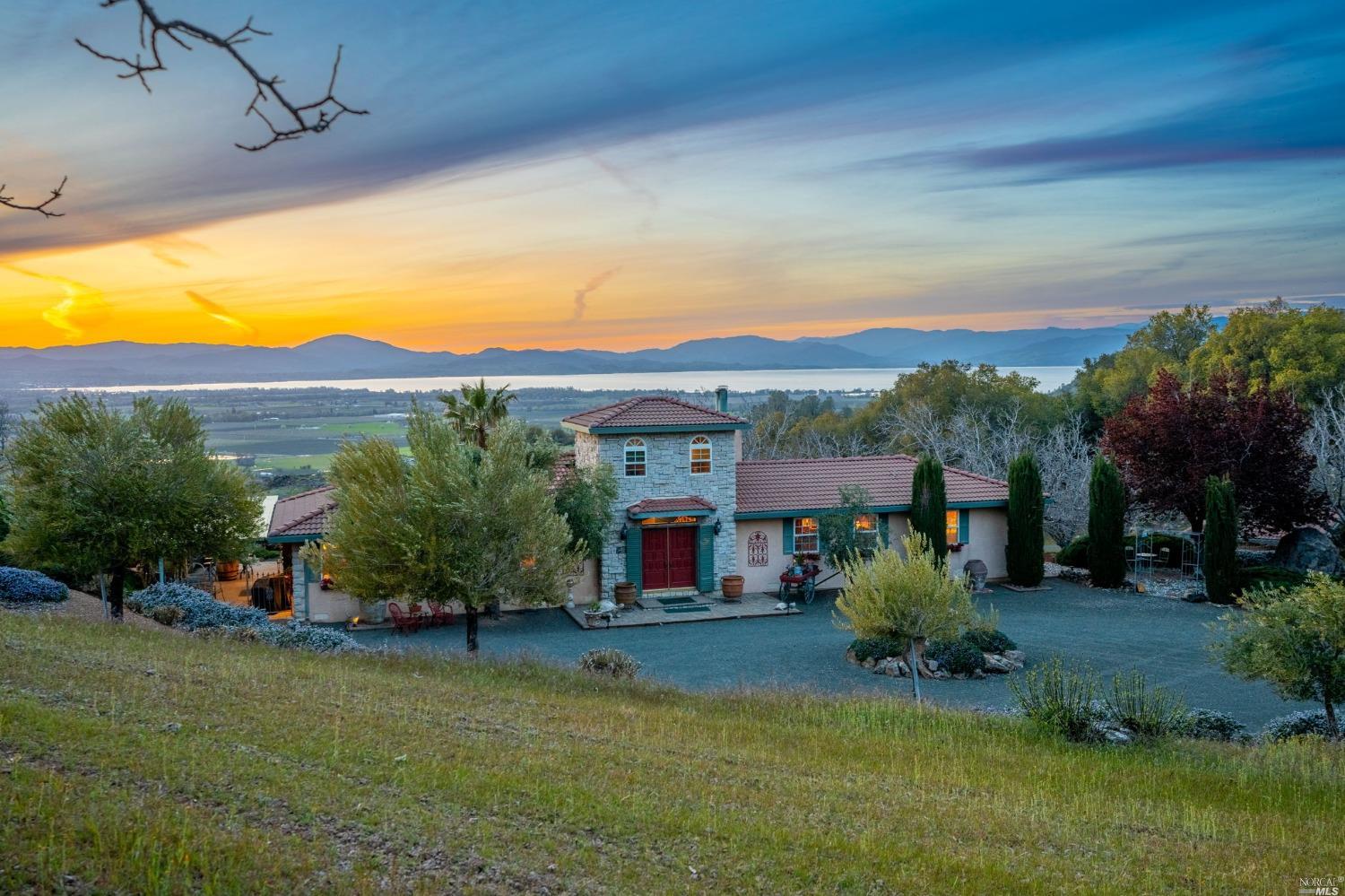 Photo of 5585 Konocti Rd in Kelseyville, CA