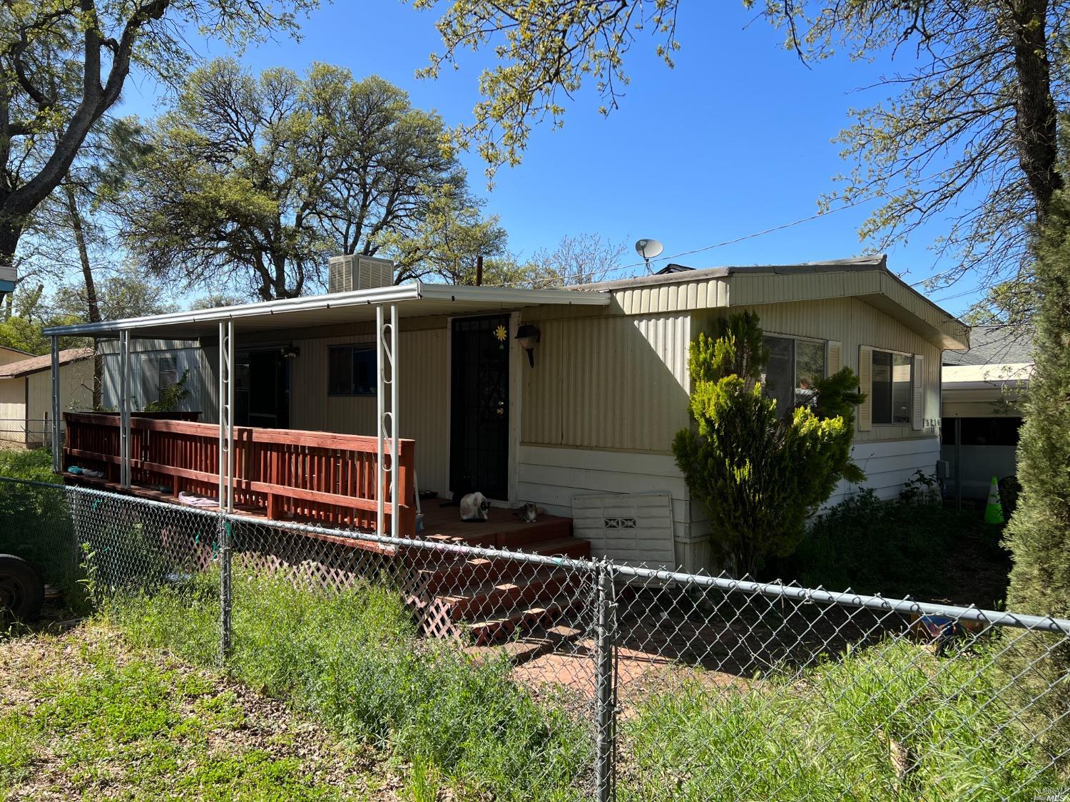 Detail Gallery Image 6 of 8 For 5714 Huron Ave, Clearlake,  CA 95422 - 2 Beds | 2 Baths