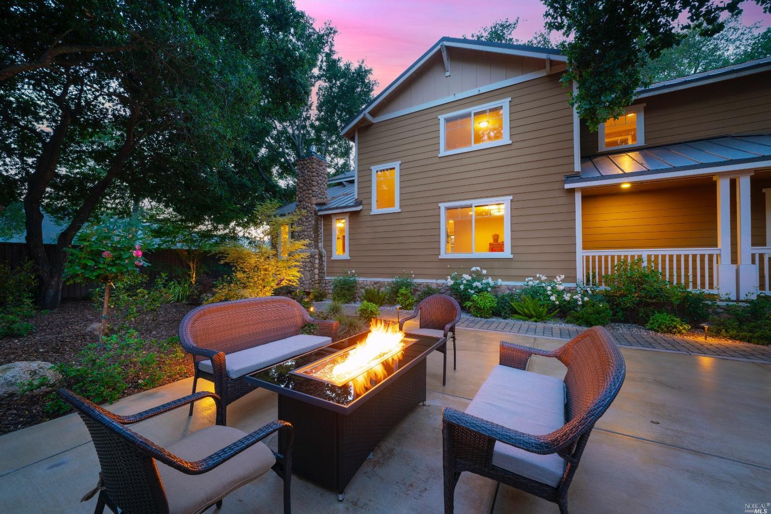 Photo of 1413 Magnolia Ave in St Helena, CA