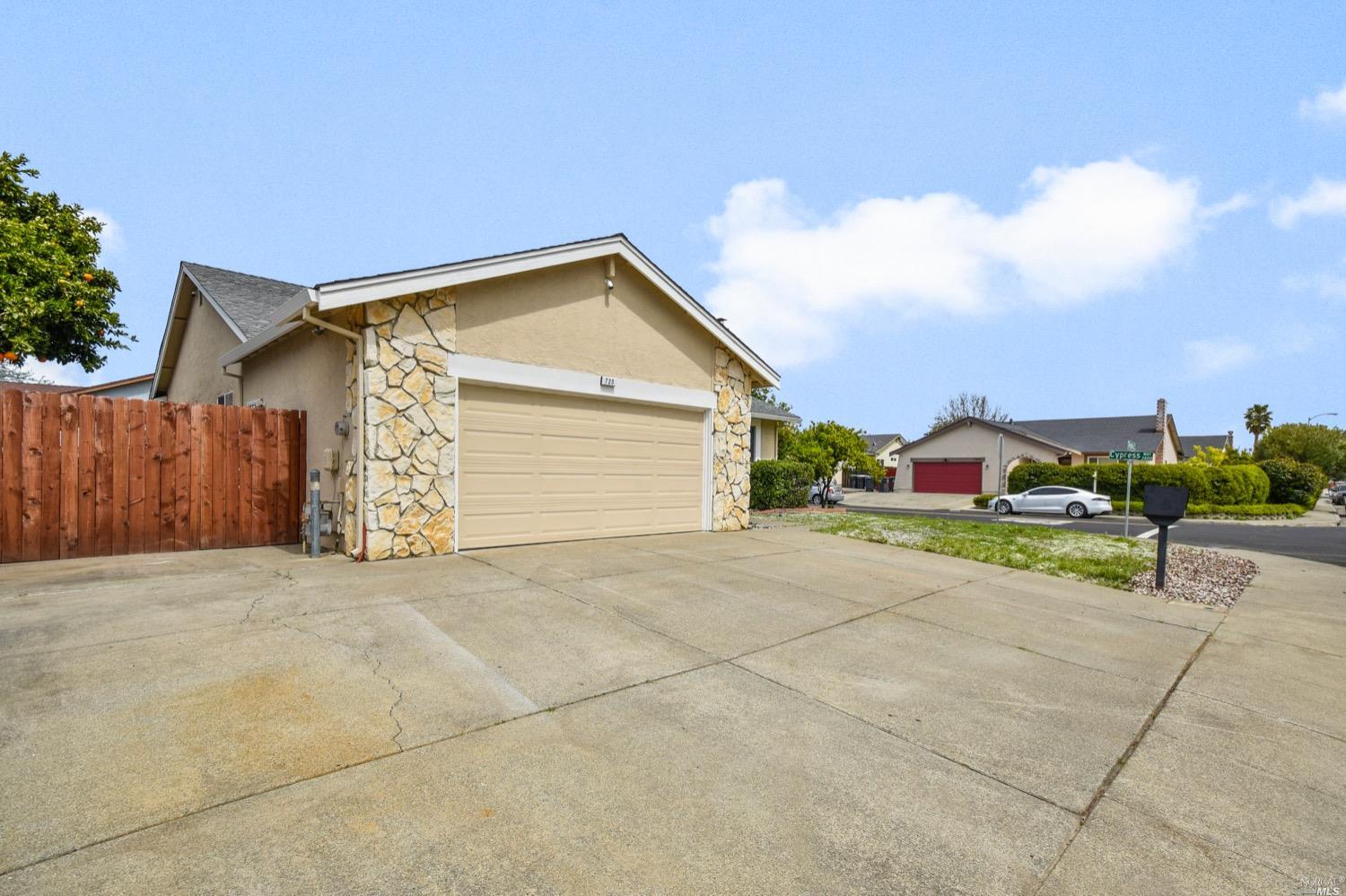 Photo of 720 Sequoia Dr in Fairfield, CA