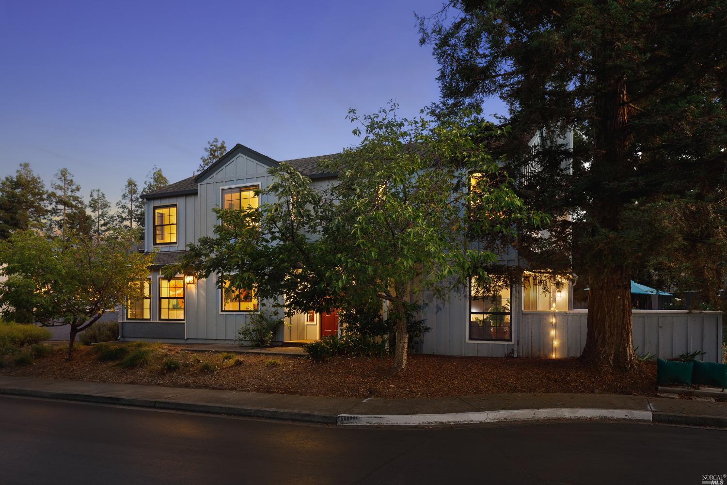 Photo of 866 Princeton Dr in Sonoma, CA