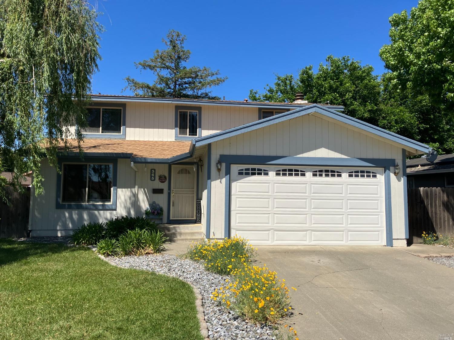 Photo of 365 Berkshire Dr in Dixon, CA