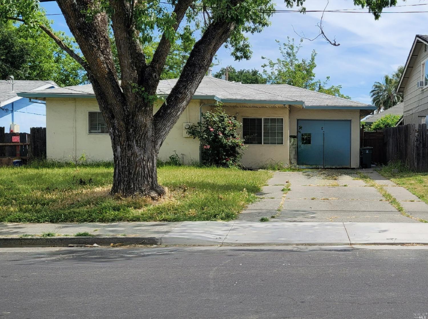 Photo of 988 Callen St in Vacaville, CA
