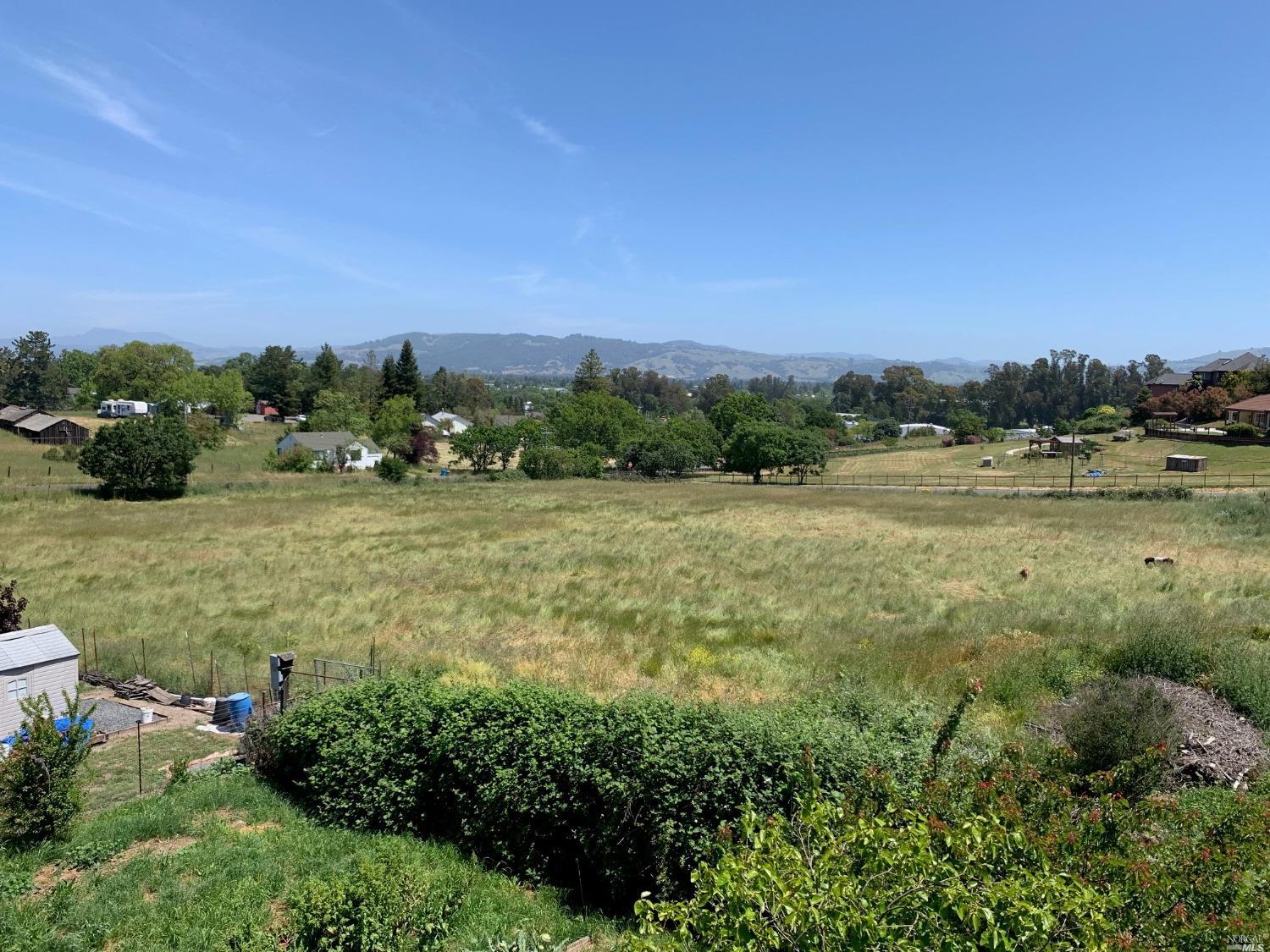 Photo of 67456745 Grove St in Cotati, CA