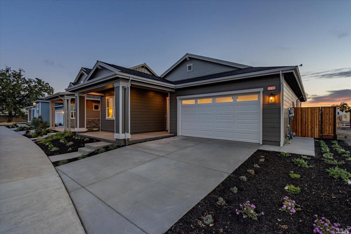 Photo of 1209 Atascadero Dr in Windsor, CA