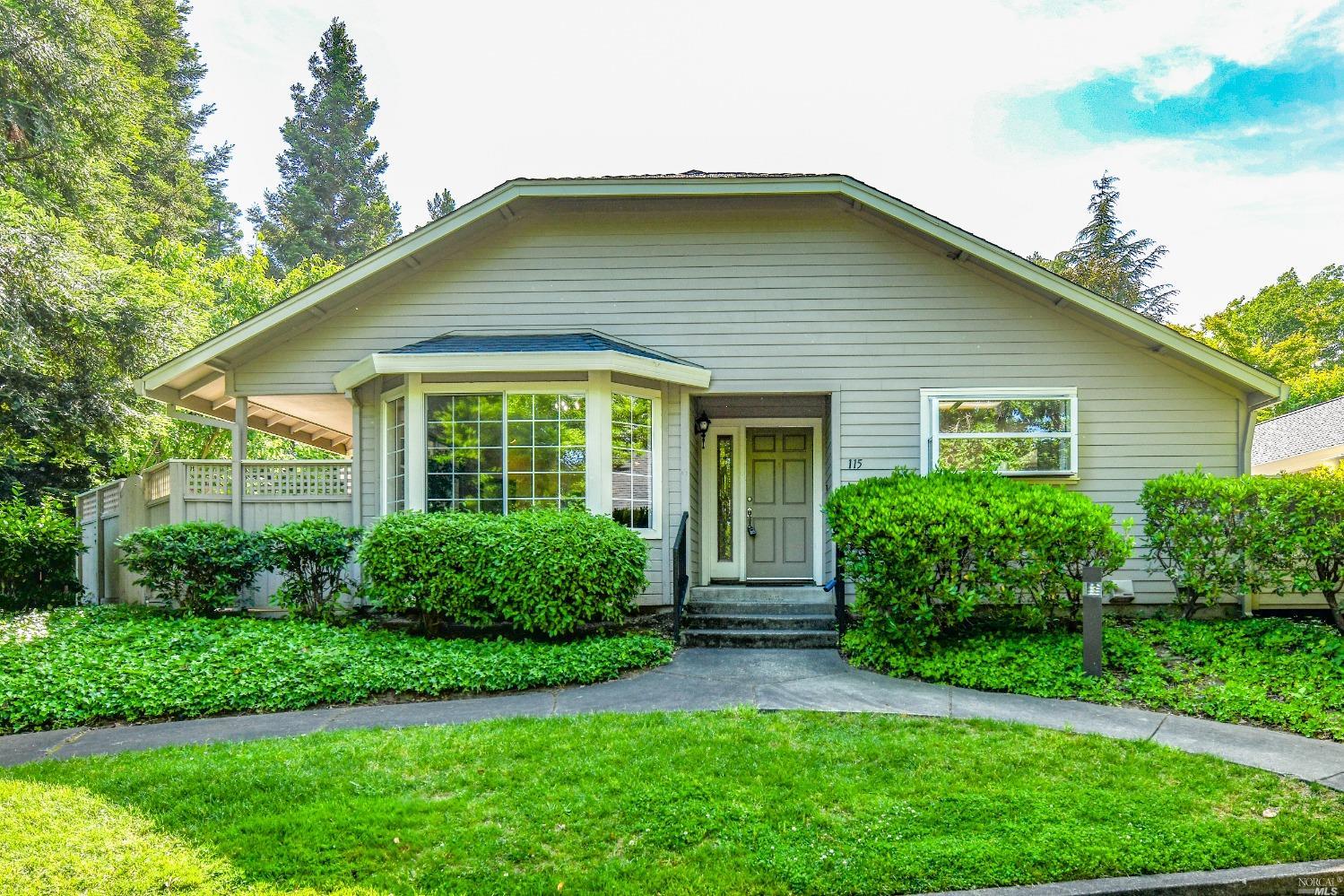 Photo of 115 Valley Club Dr in Napa, CA