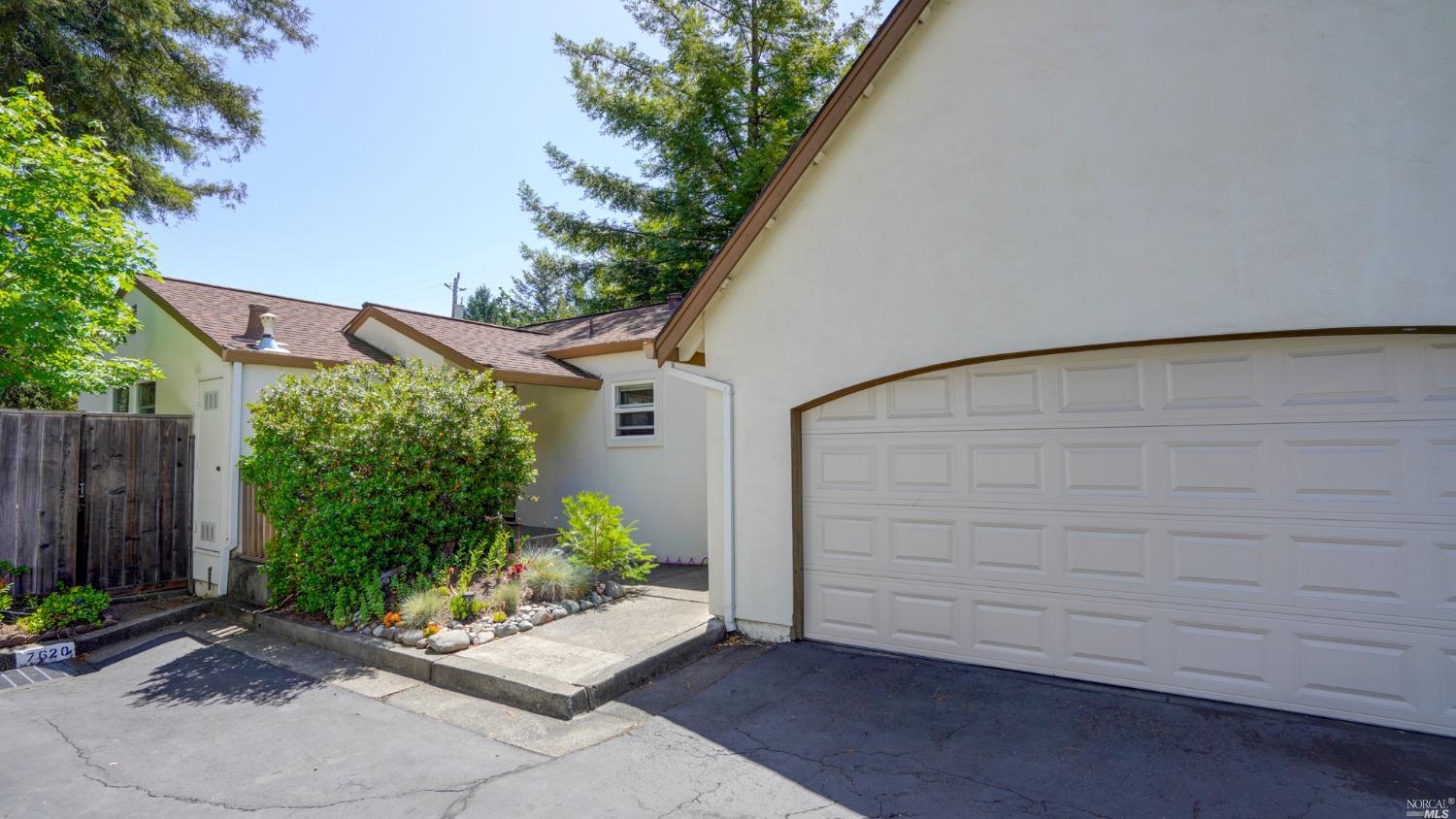 Photo of 7620 Bodega Ave in Sebastopol, CA