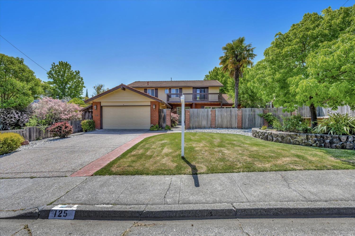 Photo of 125 Montura Wy in Novato, CA