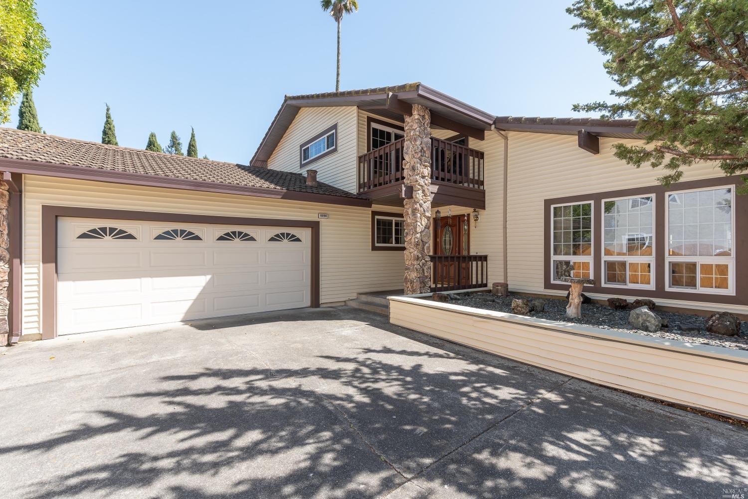 Photo of 6094 Dinah Ct in Rohnert Park, CA