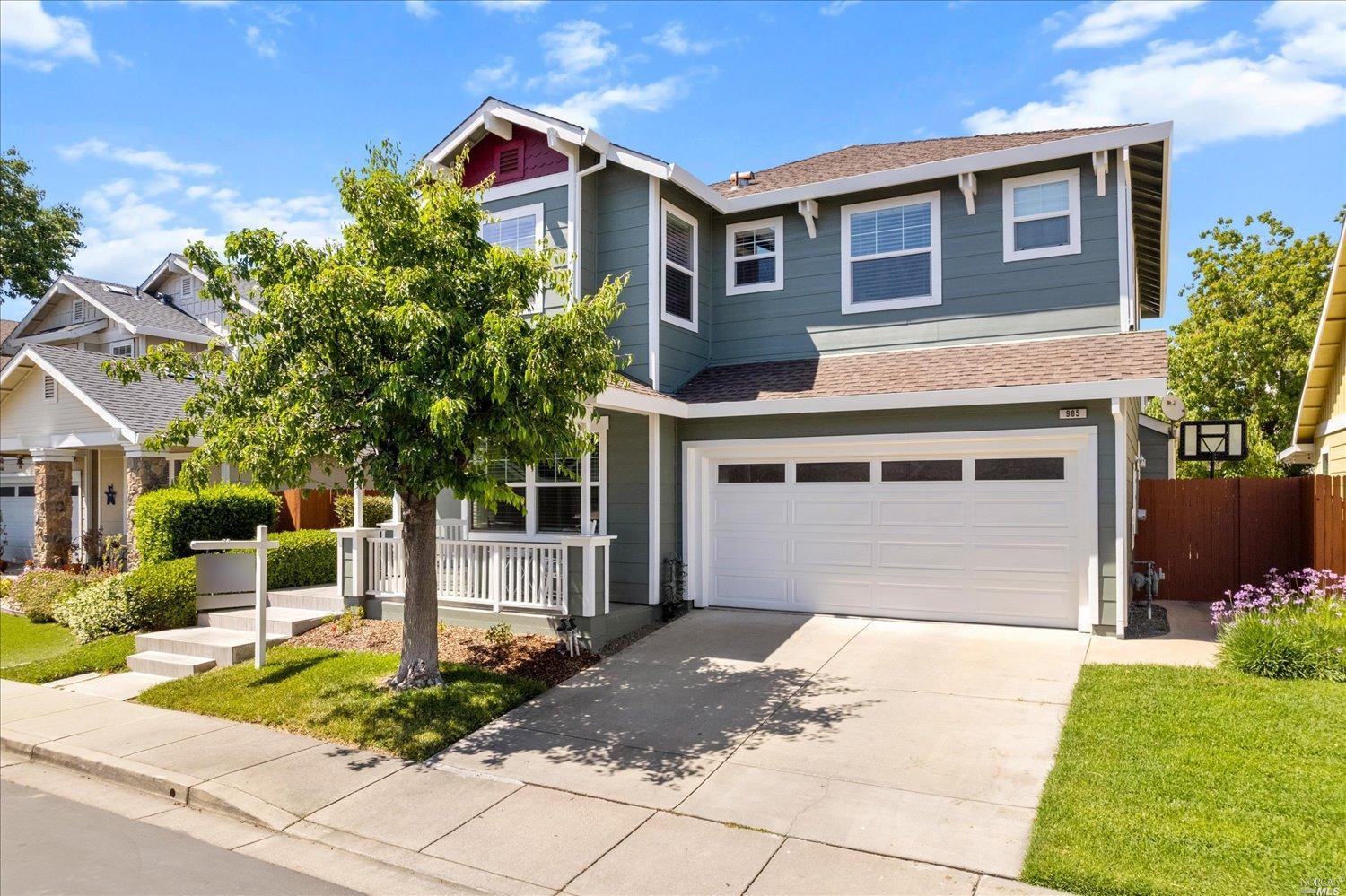 Photo of 985 Countrywood Cir in Vacaville, CA