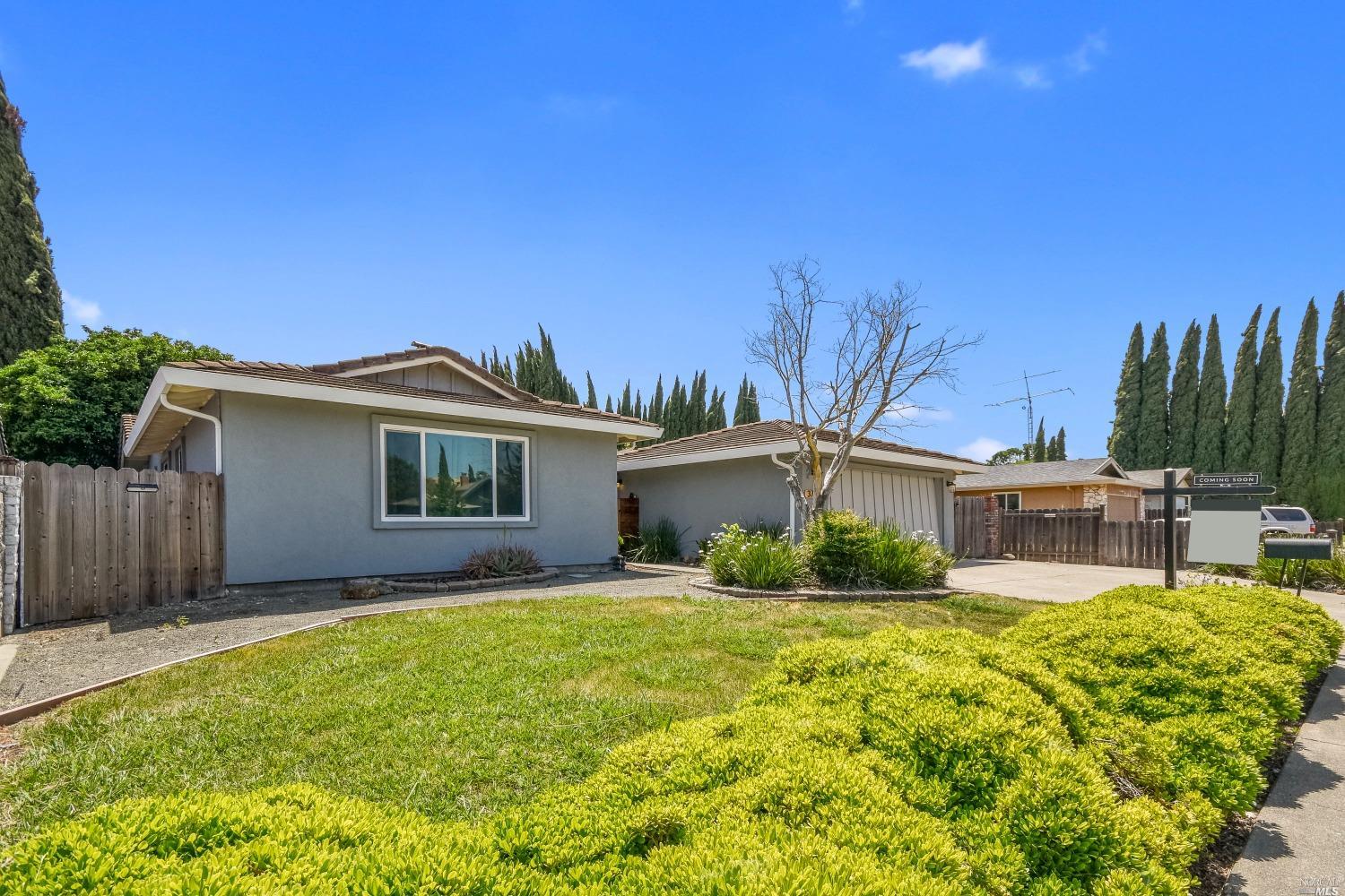 Photo of 379 Manzanita Ave in Fairfield, CA
