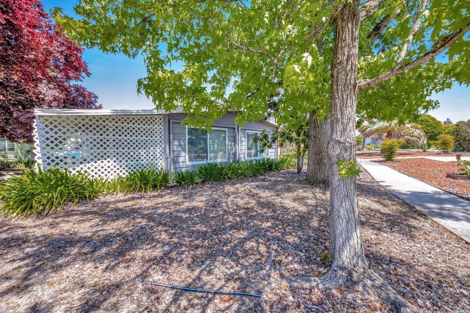 Photo of 80 Sequoia Cir in Santa Rosa, CA