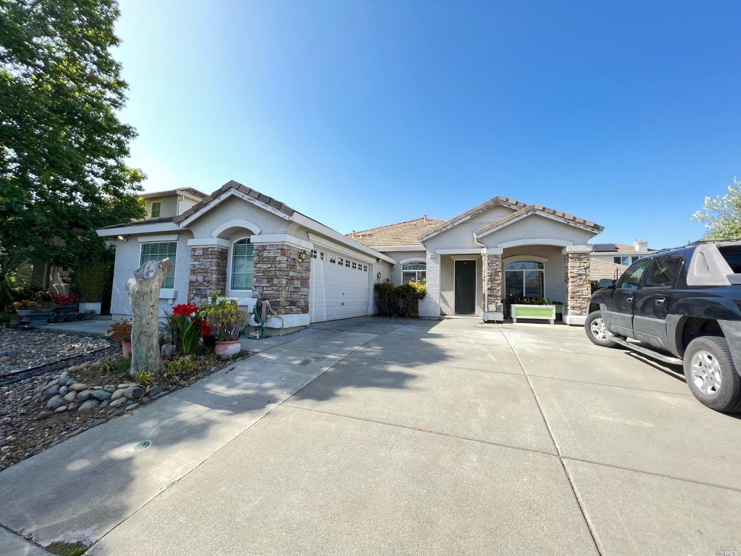 Photo of 1613 Vandenberg Cir in Suisun City, CA