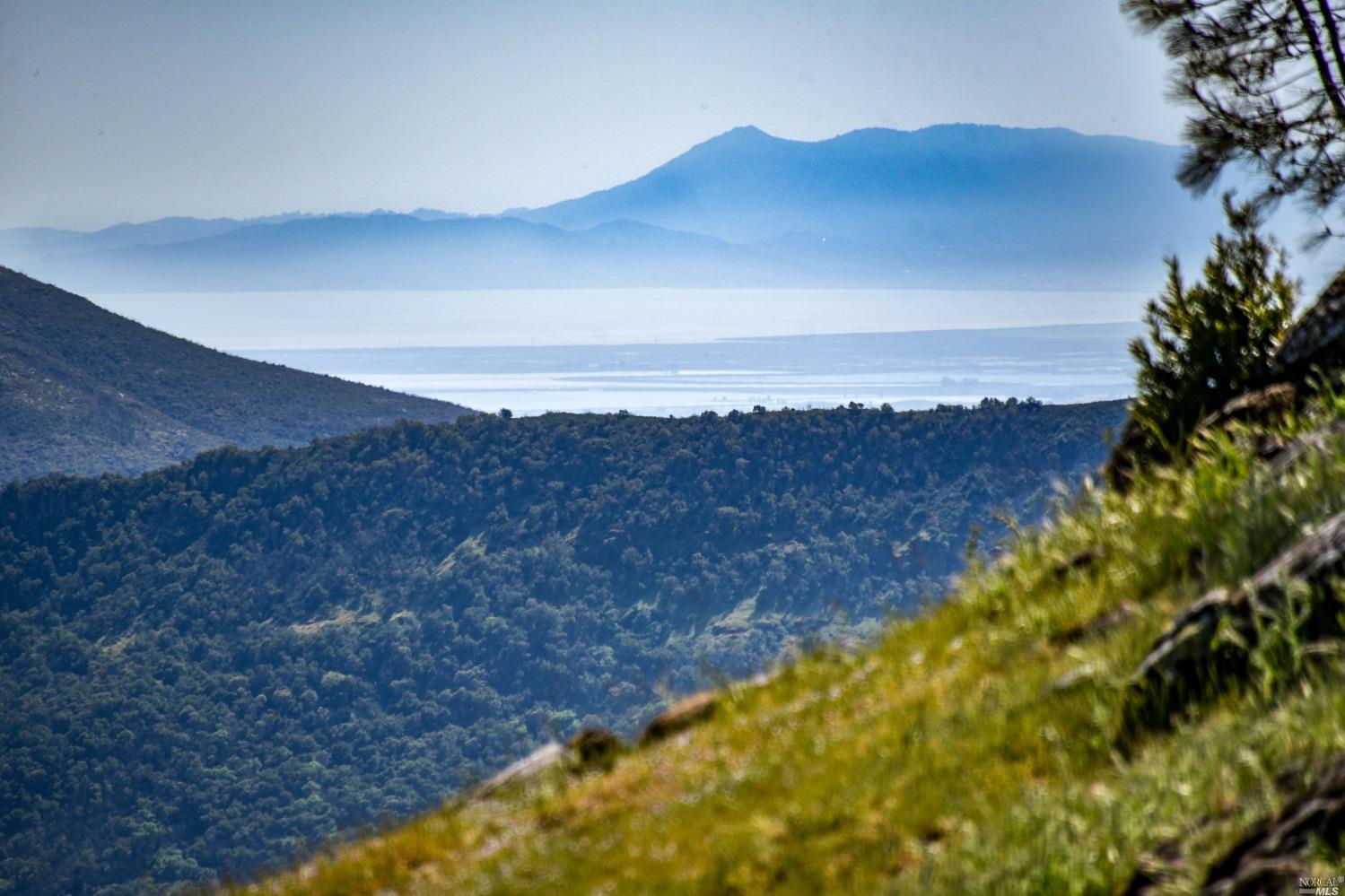 Photo of 100 Longhorn Ridge Rd in Napa, CA