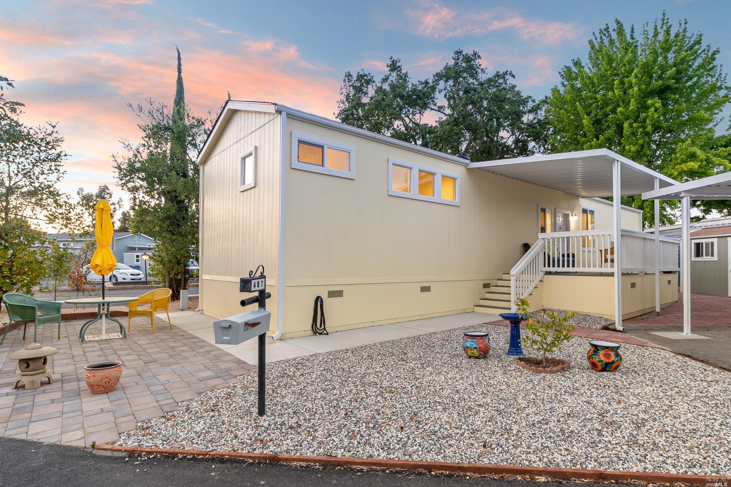 Photo of 407 San Paulo Wy in Novato, CA