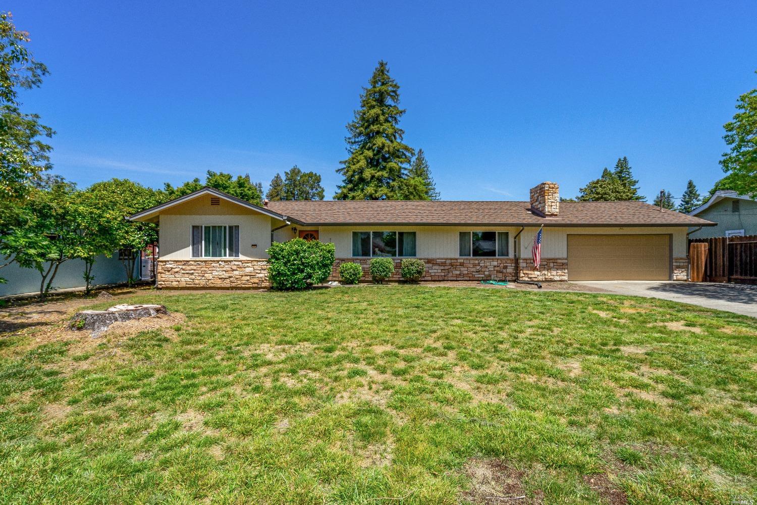 Photo of 2120 Waverly St in Napa, CA