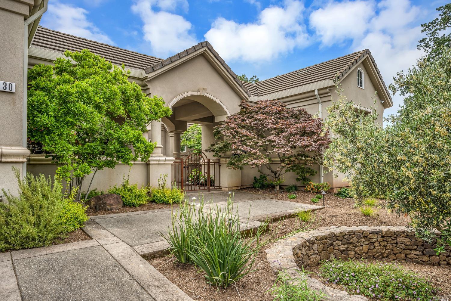 Photo of 1130 Castle Oaks Dr in Napa, CA