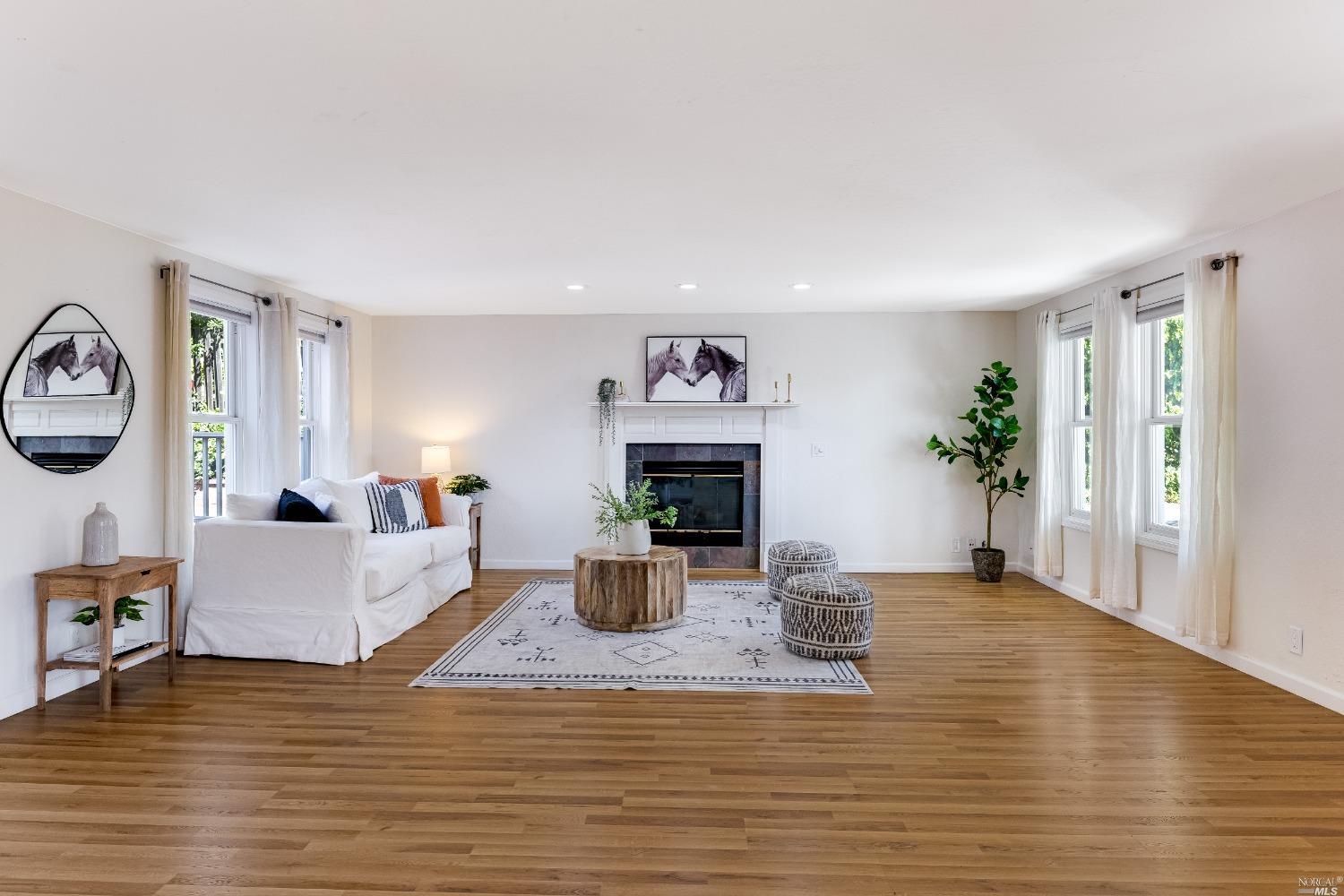 Photo of 335 W I St in Benicia, CA