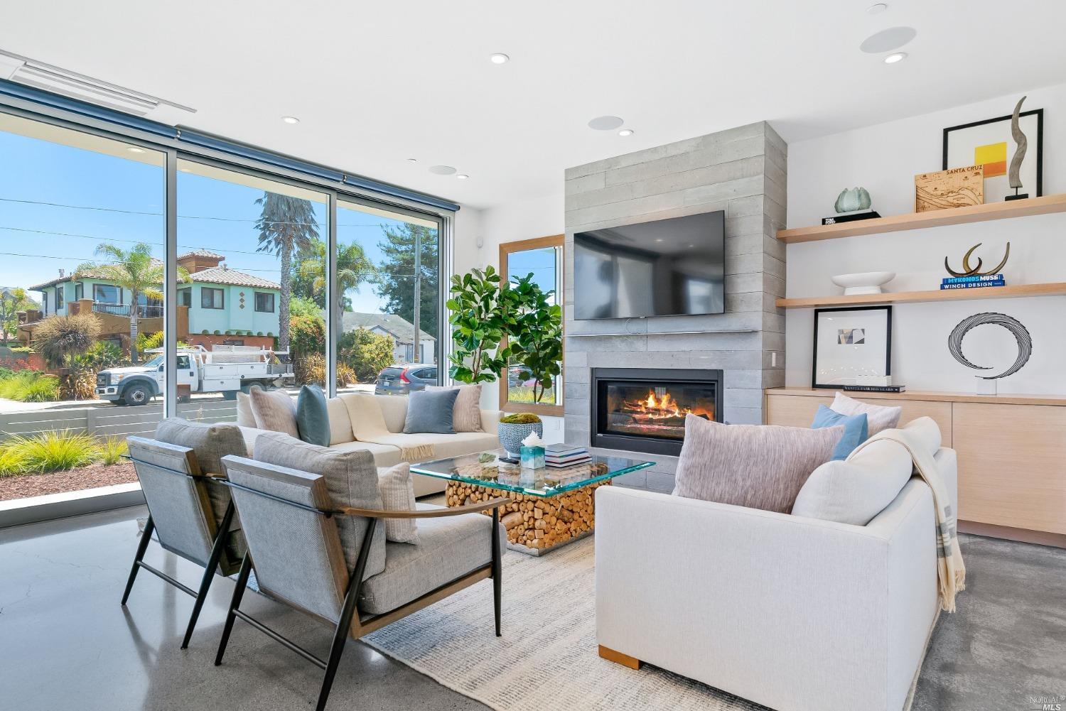 Detail Gallery Image 9 of 68 For 120 Gharkey St, Santa Cruz,  CA 95060 - 5 Beds | 5 Baths