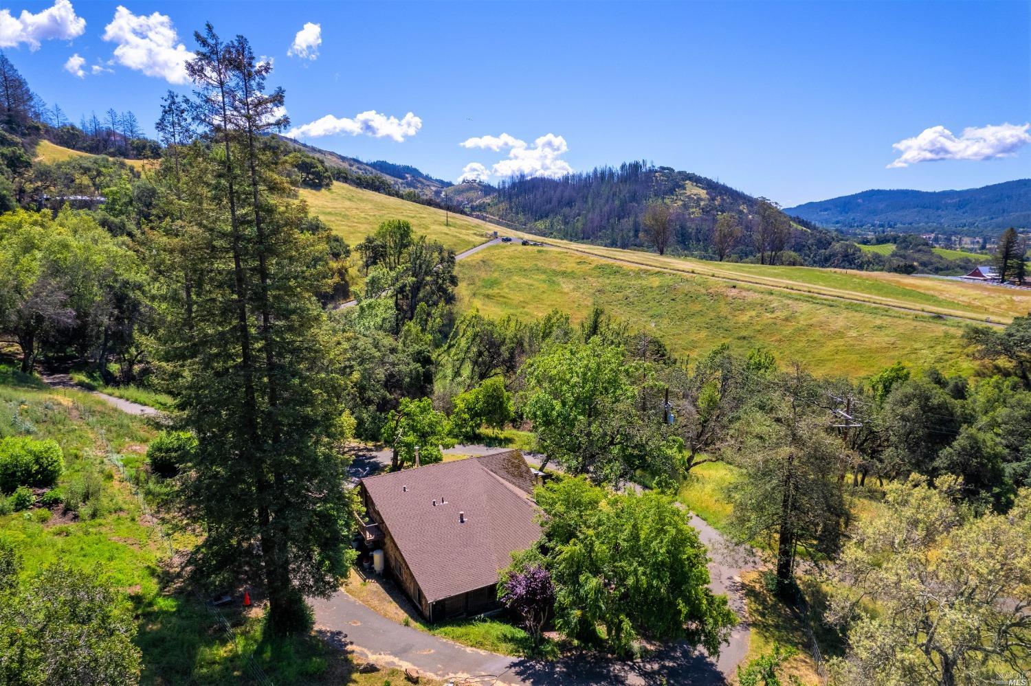 Photo of 965 Los Alamos Rd in Santa Rosa, CA