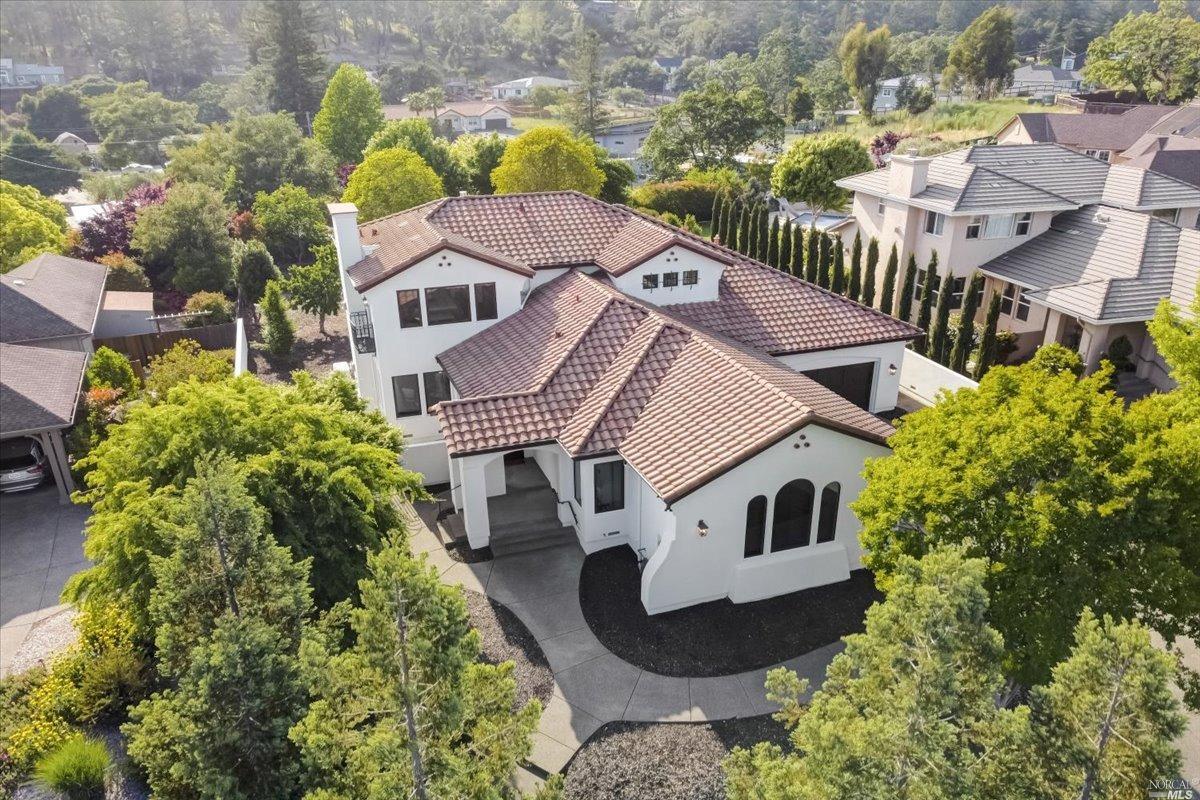 3433 Selene Court, Santa Rosa, CA 95404
