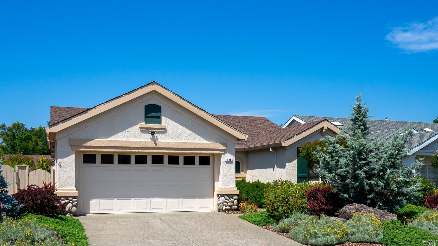 Photo of 108 Wisteria Cir in Cloverdale, CA
