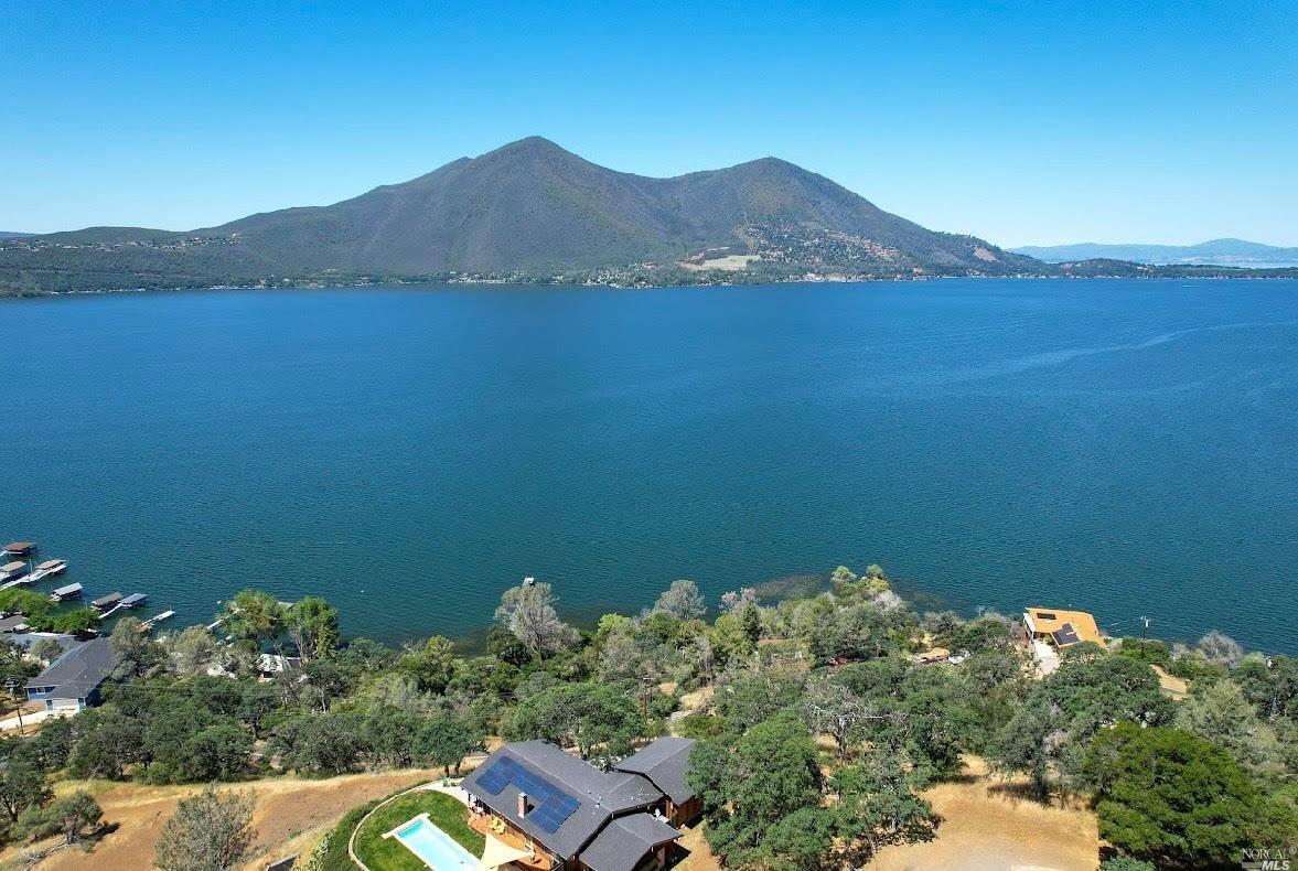 Photo of 3050 Oakcrest Dr in Clearlake, CA