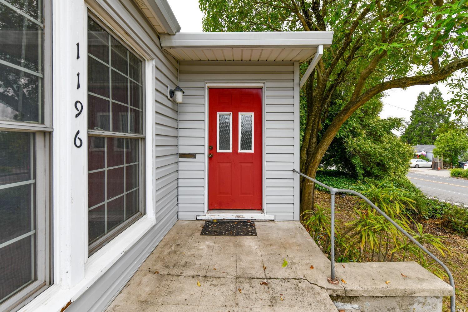 Photo of 1196 East Ave in Napa, CA