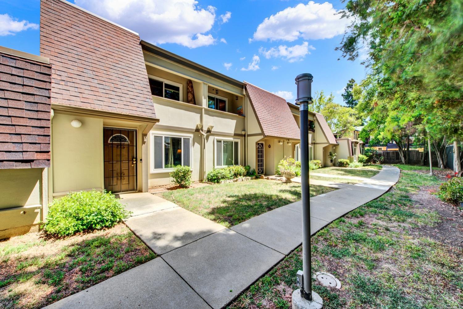 Photo of 1544 Schenone Ct #E in Concord, CA