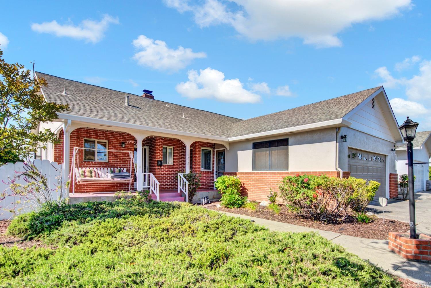 Photo of 1212 Essex Dr in Fairfield, CA