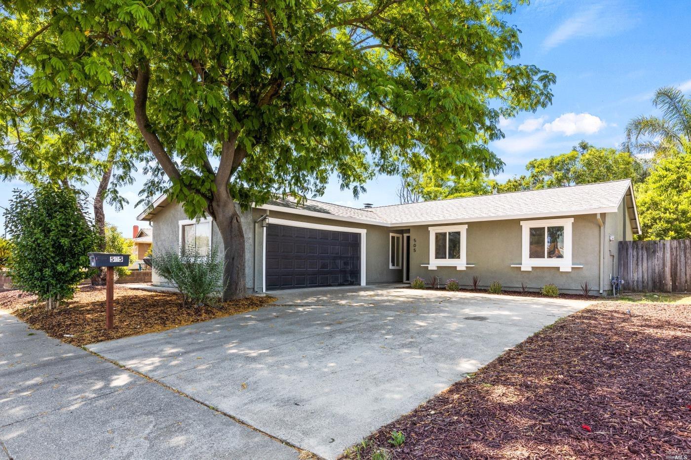 Photo of 505 Mckenzie Dr in Dixon, CA
