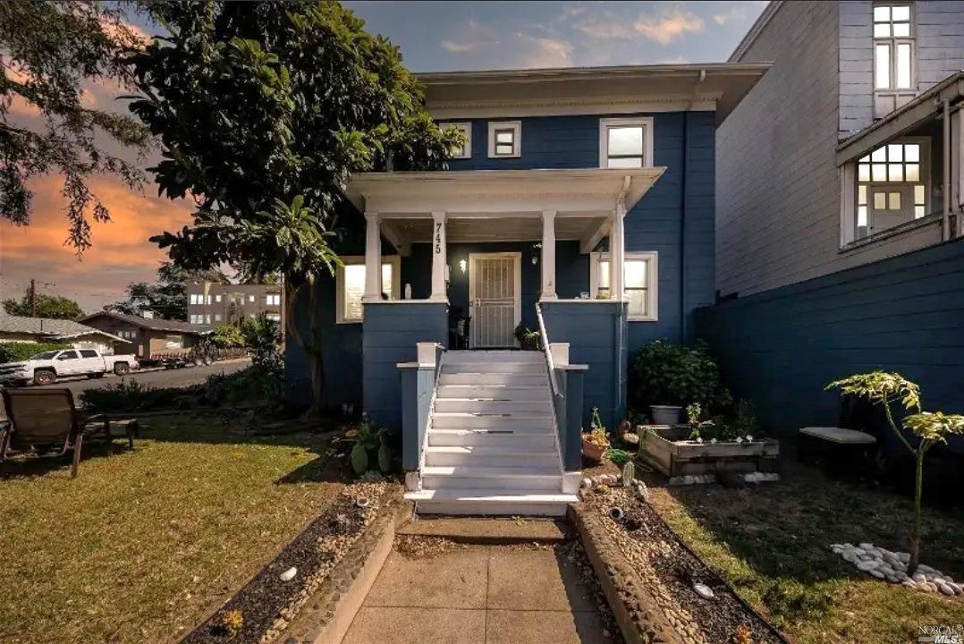 Photo of 745 Carolina St in Vallejo, CA