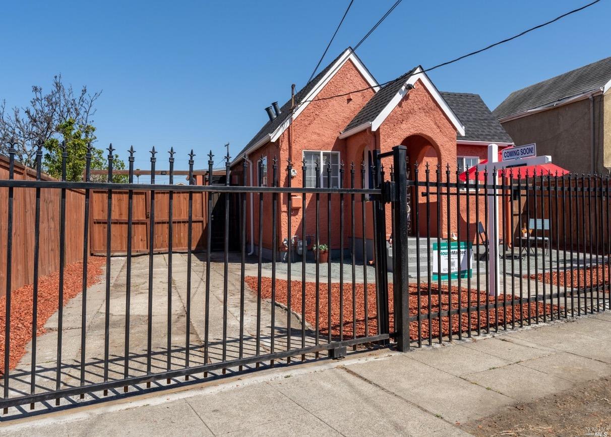 Detail Gallery Image 2 of 40 For 1706 14th St, San Pablo,  CA 94806 - 3 Beds | 1 Baths