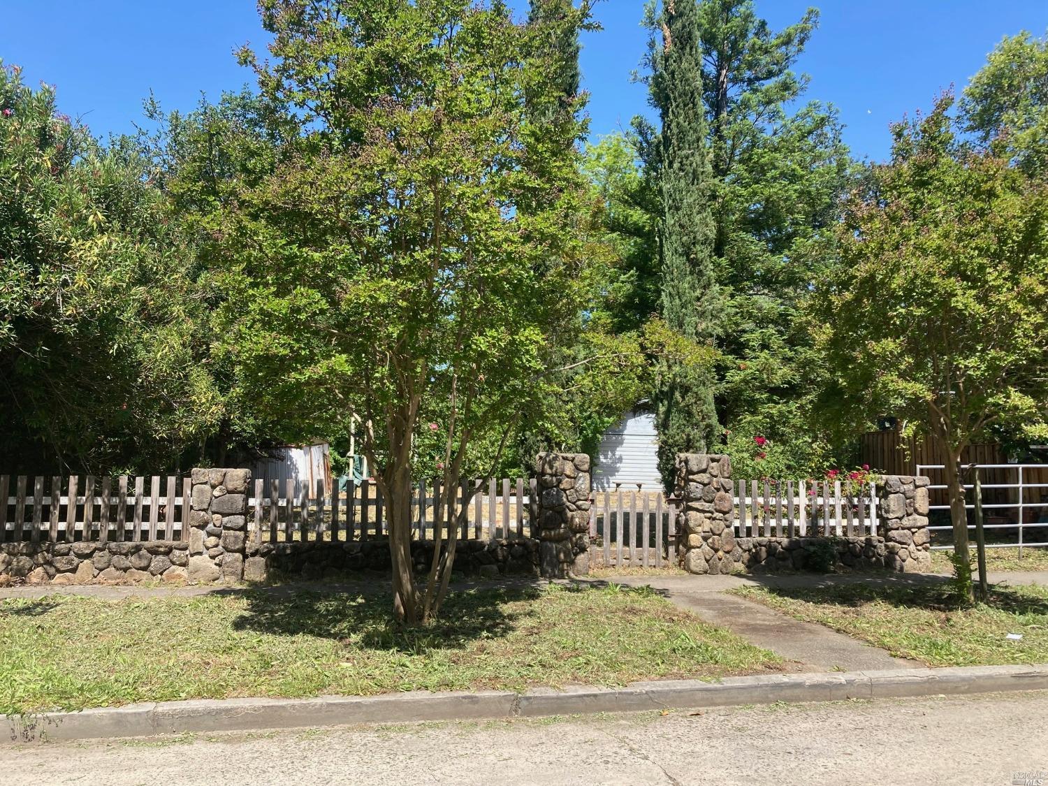 Photo of 1431 4th St in Calistoga, CA