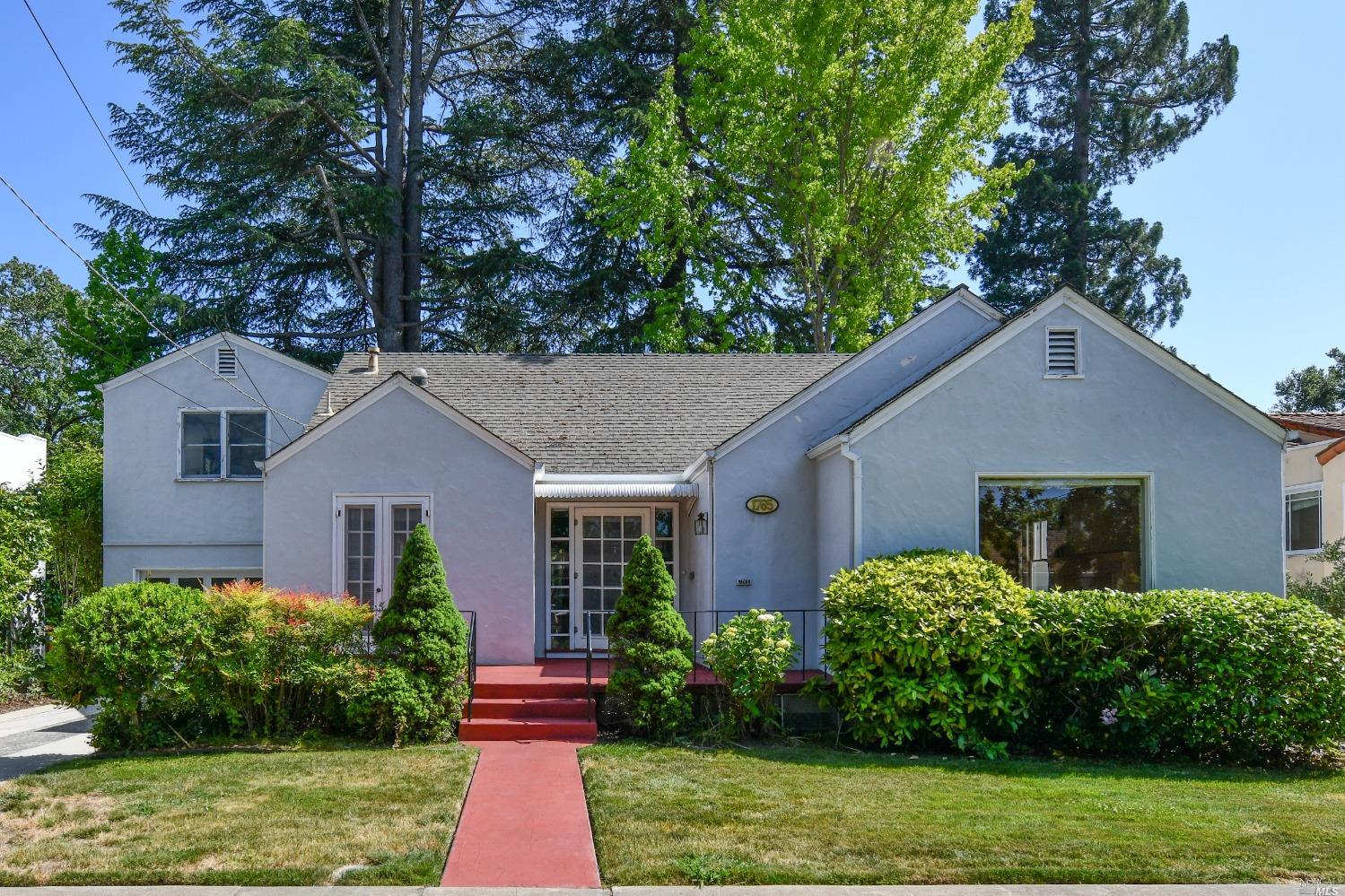 Photo of 1765 Spruce St in Napa, CA