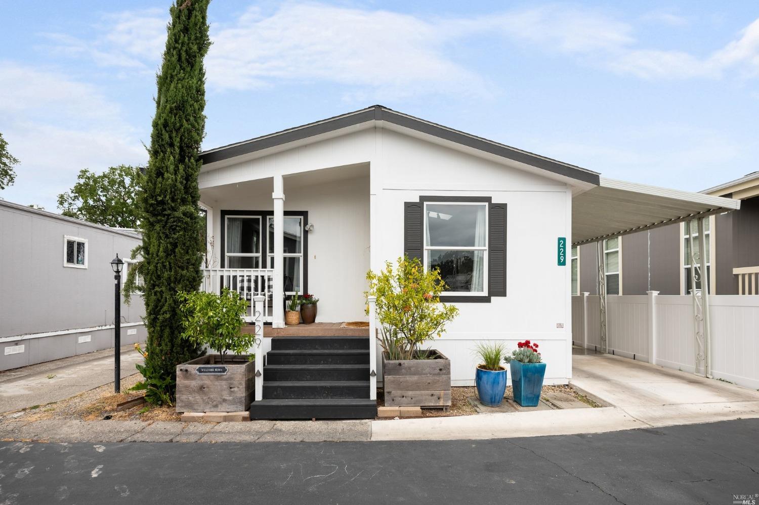 229 Wade Drive, Windsor, CA 95492