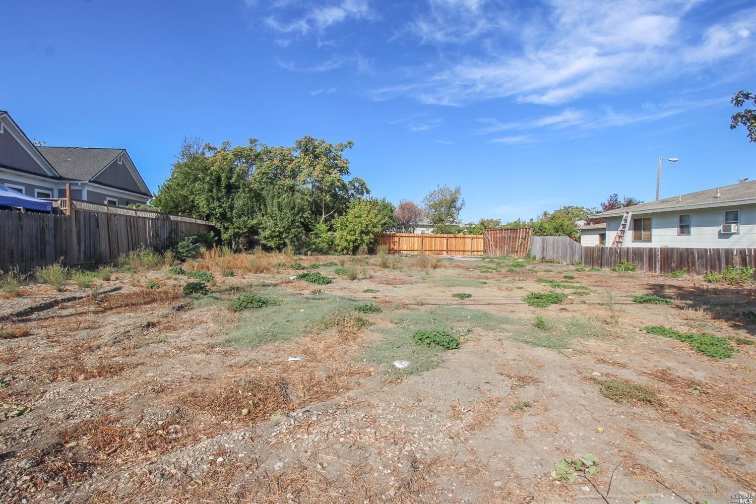 Photo of 517 Suisun St in Suisun City, CA
