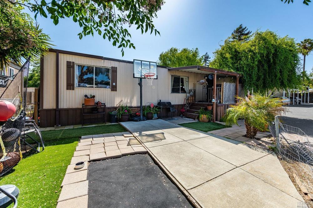 805 Fahey Court, Vallejo, CA 94590