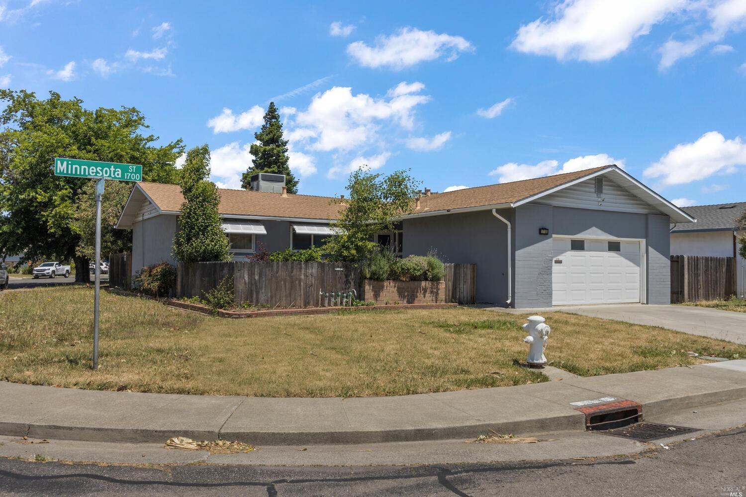 Photo of 1718 Minnesota St in Fairfield, CA