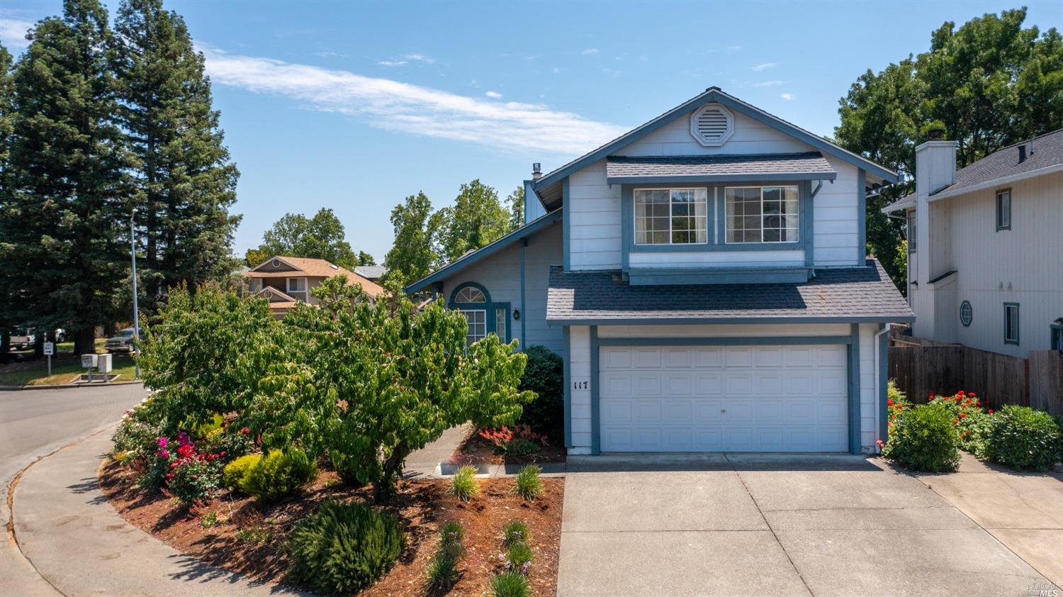 Photo of 117 Marguerite Ln in Cloverdale, CA