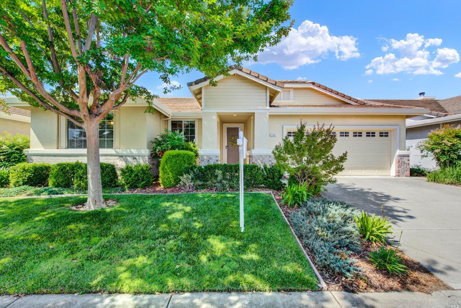 Photo of 238 Mandarin Cir in Vacaville, CA