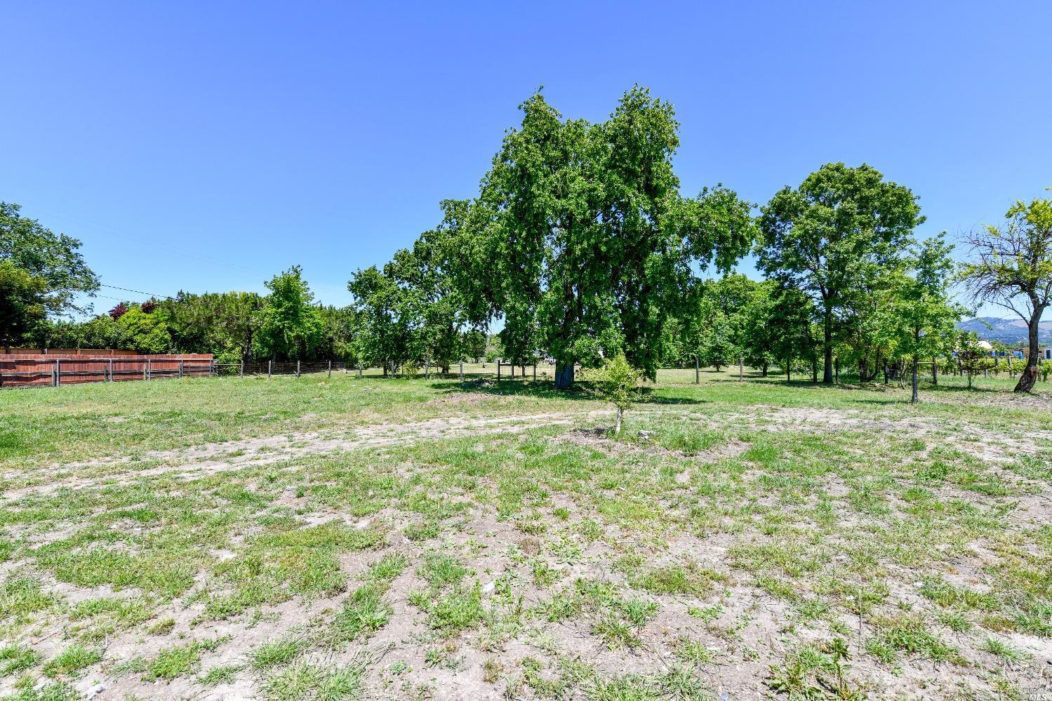 Photo of 612 Napa Rd in Sonoma, CA