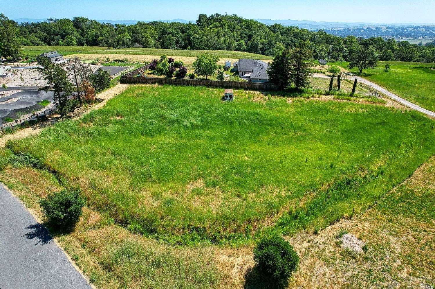 Photo of 4595 Acacia Wy in Penngrove, CA