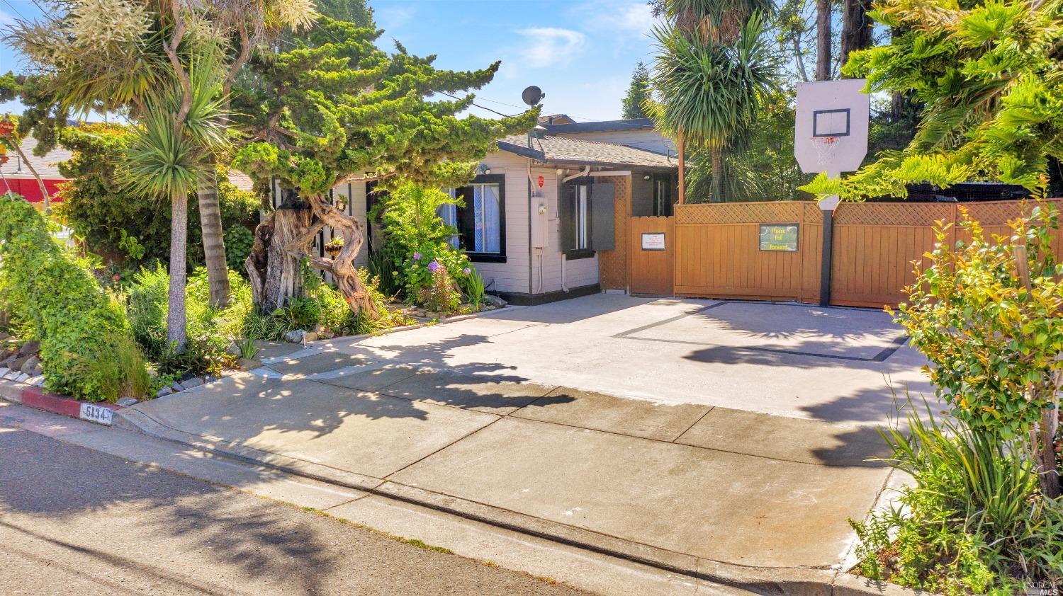 Photo of 5134 Columbia Ave in Richmond, CA