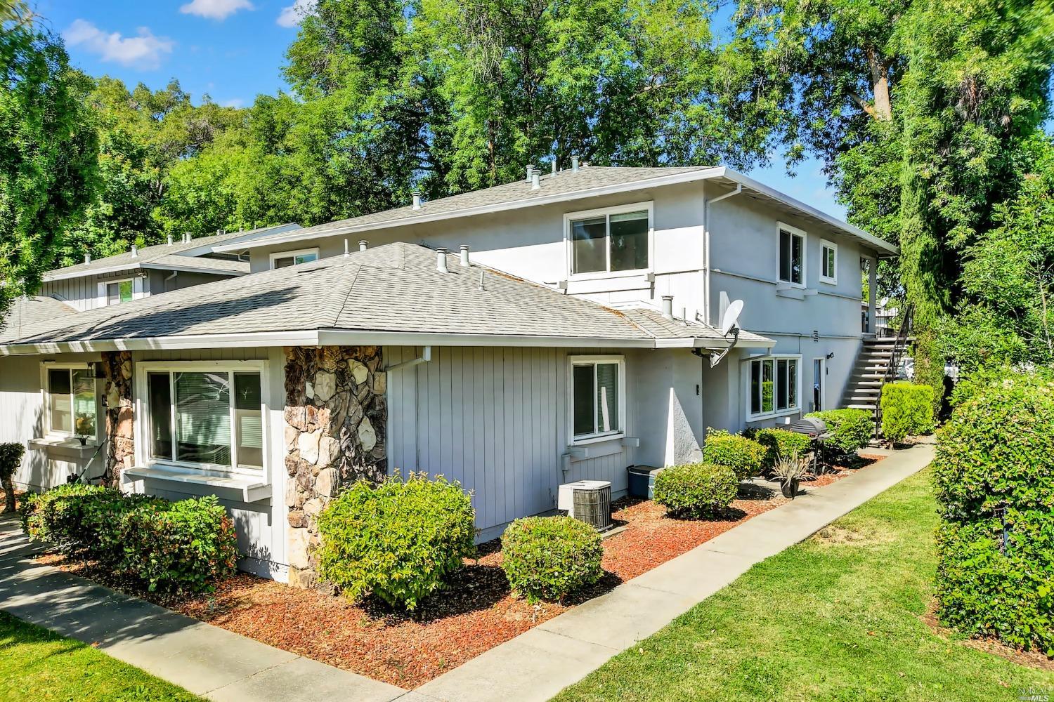 Detail Gallery Image 1 of 1 For 101 Del Rio Cir #2,  Vacaville,  CA 95687 - 2 Beds | 1/1 Baths