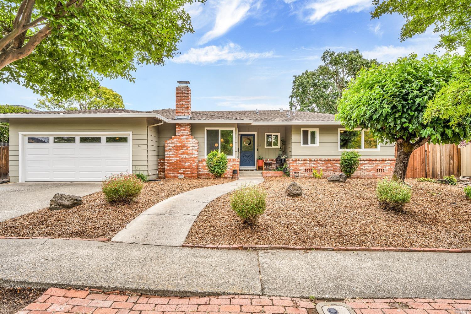 Detail Gallery Image 1 of 1 For 5526 Dupont Dr, Santa Rosa,  CA 95409 - 3 Beds | 2 Baths