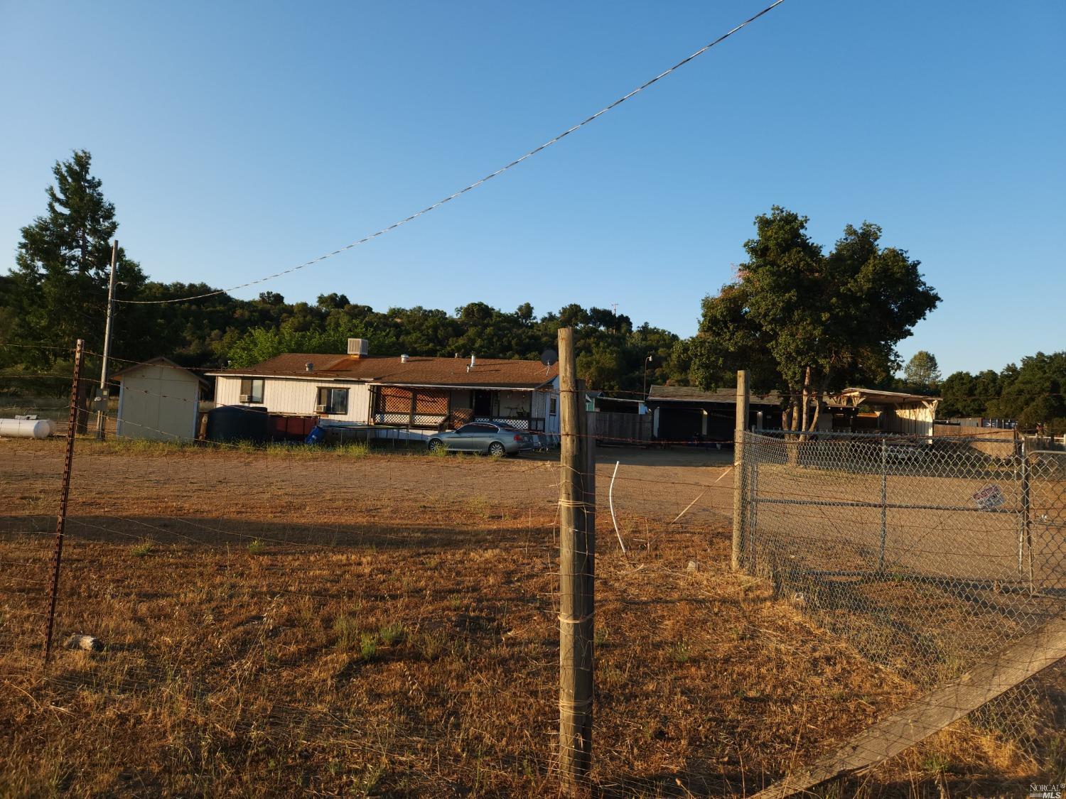 Leslie Lane, Kelseyville, California image 1