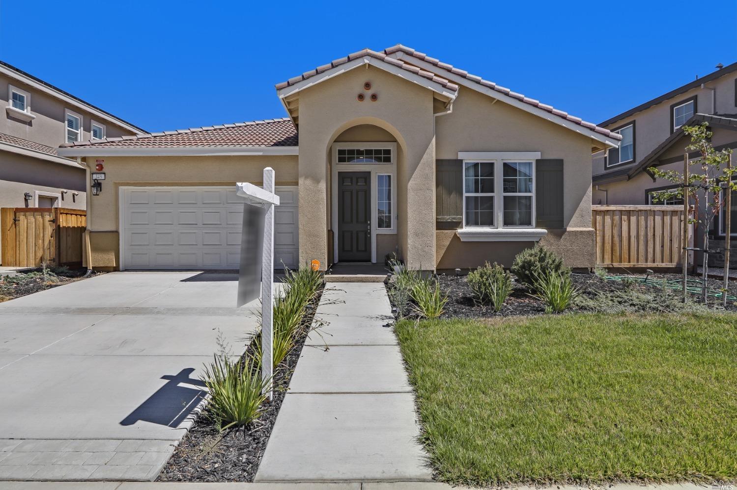 Detail Gallery Image 1 of 1 For 349 Heron Way, Vacaville,  CA 95688 - 4 Beds | 2 Baths