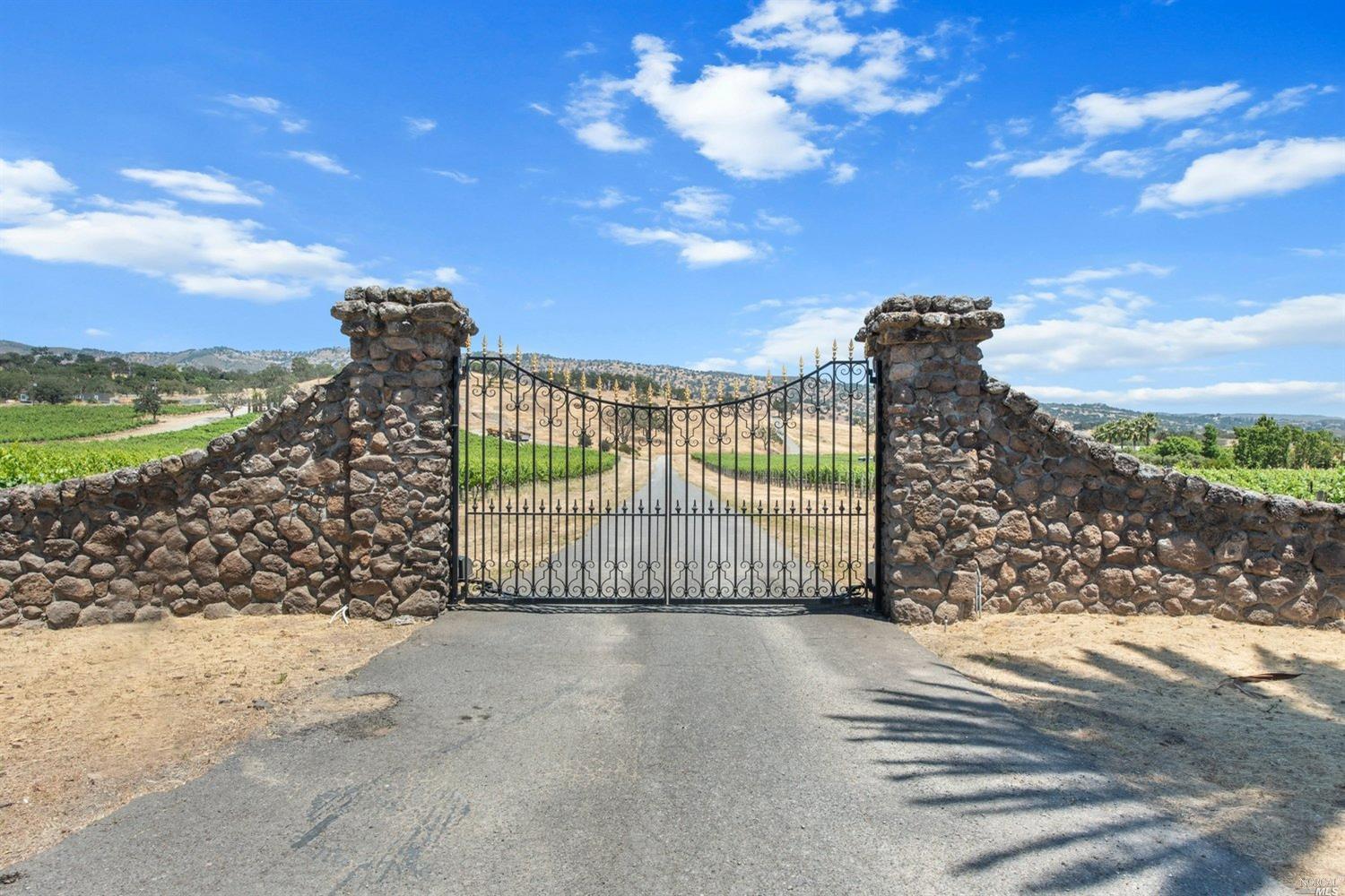 Photo of 4250 Silverado Trl in Napa, CA